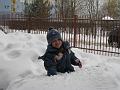 Wojtek w sniegu 01